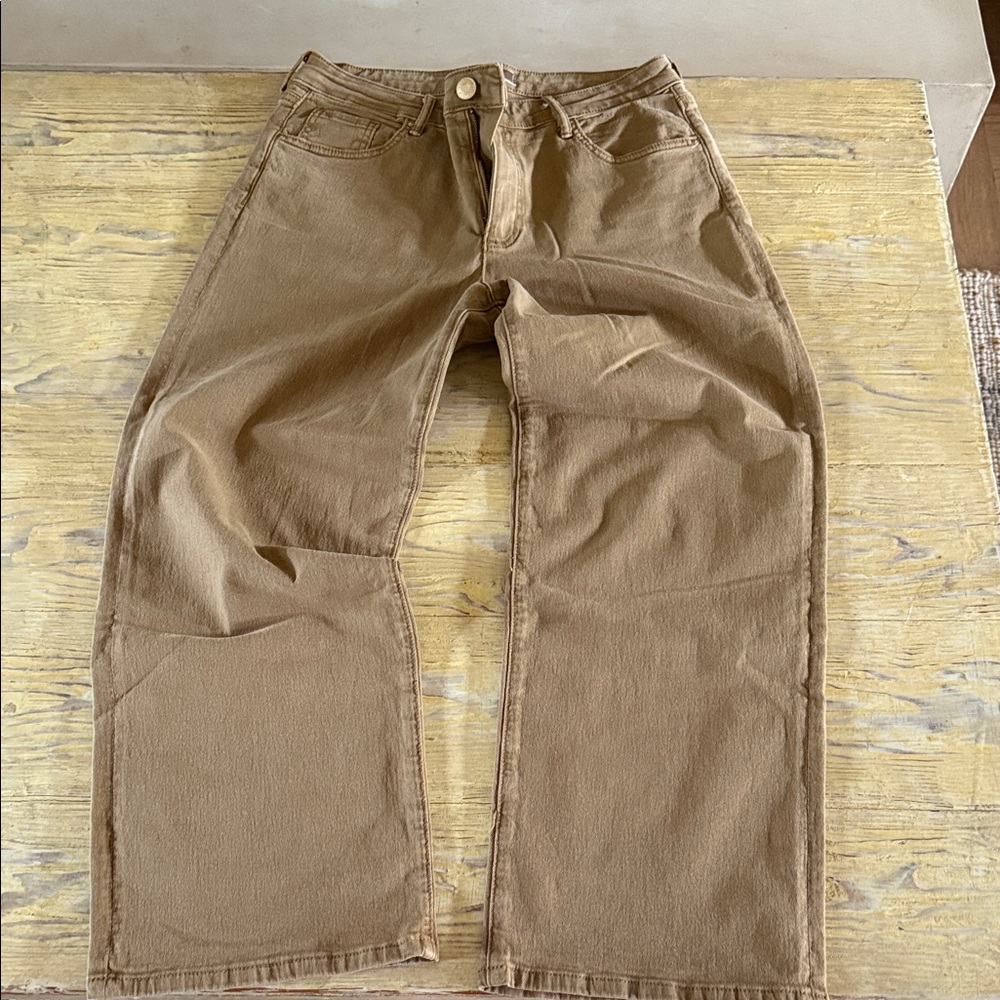 Kut from the Kloth Charlotte Wide Leg Pants in Tan